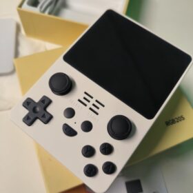 PlayBlast - Portable Retro GameBoy photo review